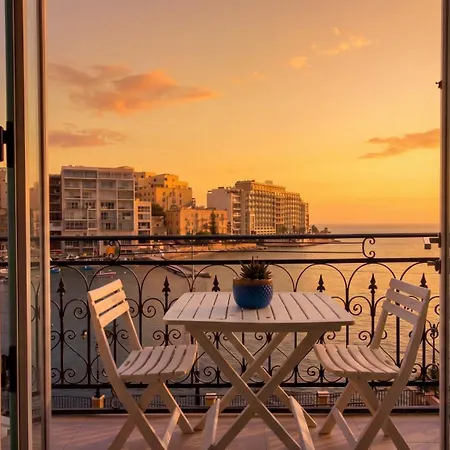 Bayview Court - Seafront With Balcony דירה *