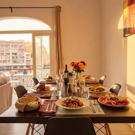 Bayview Court - Seafront With Balcony דירה *