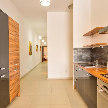 Bayview Court - Seafront With Balcony 公寓 *